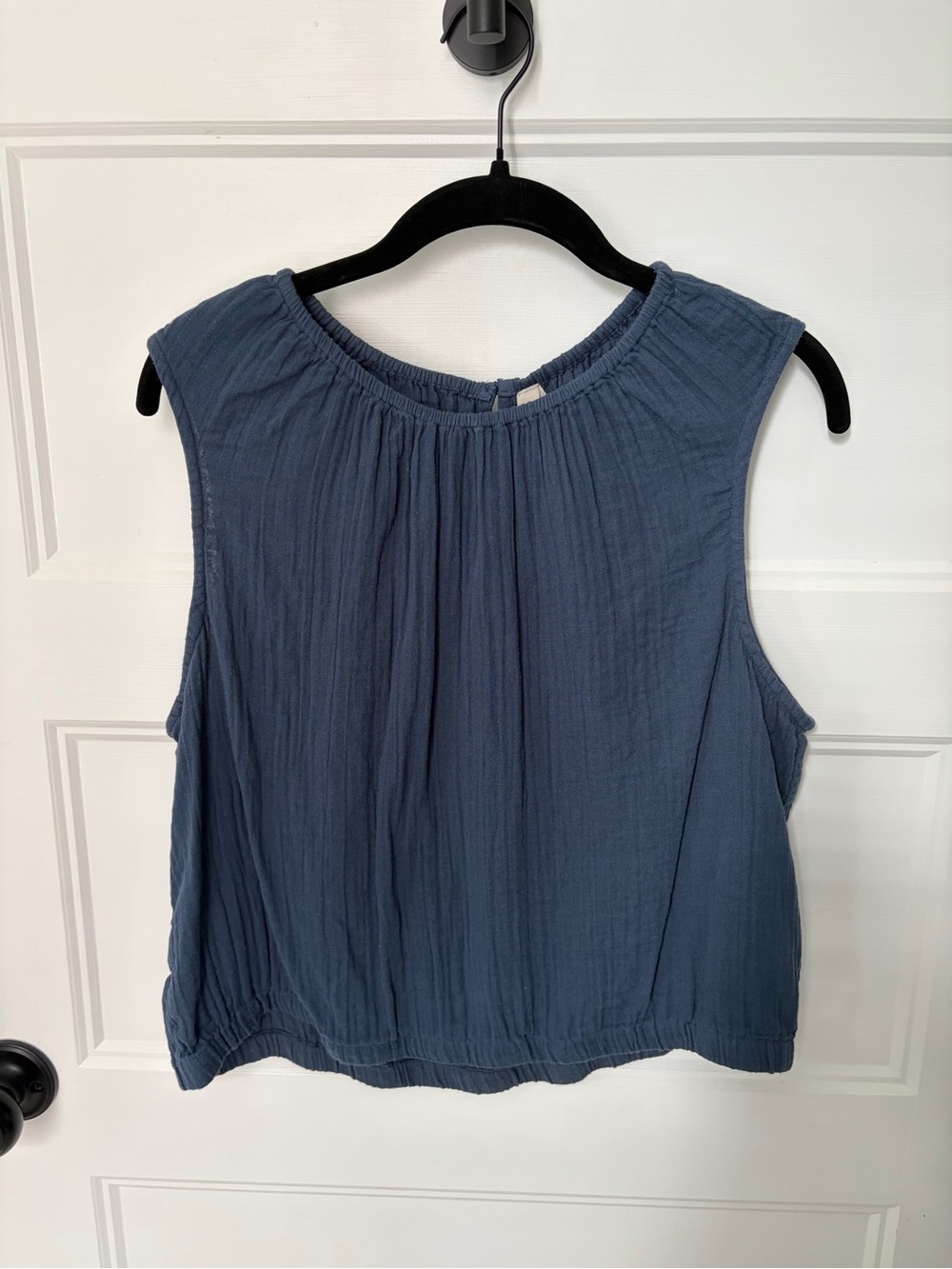Pact Women's Sleeveless Blue Gauze Top sz L
